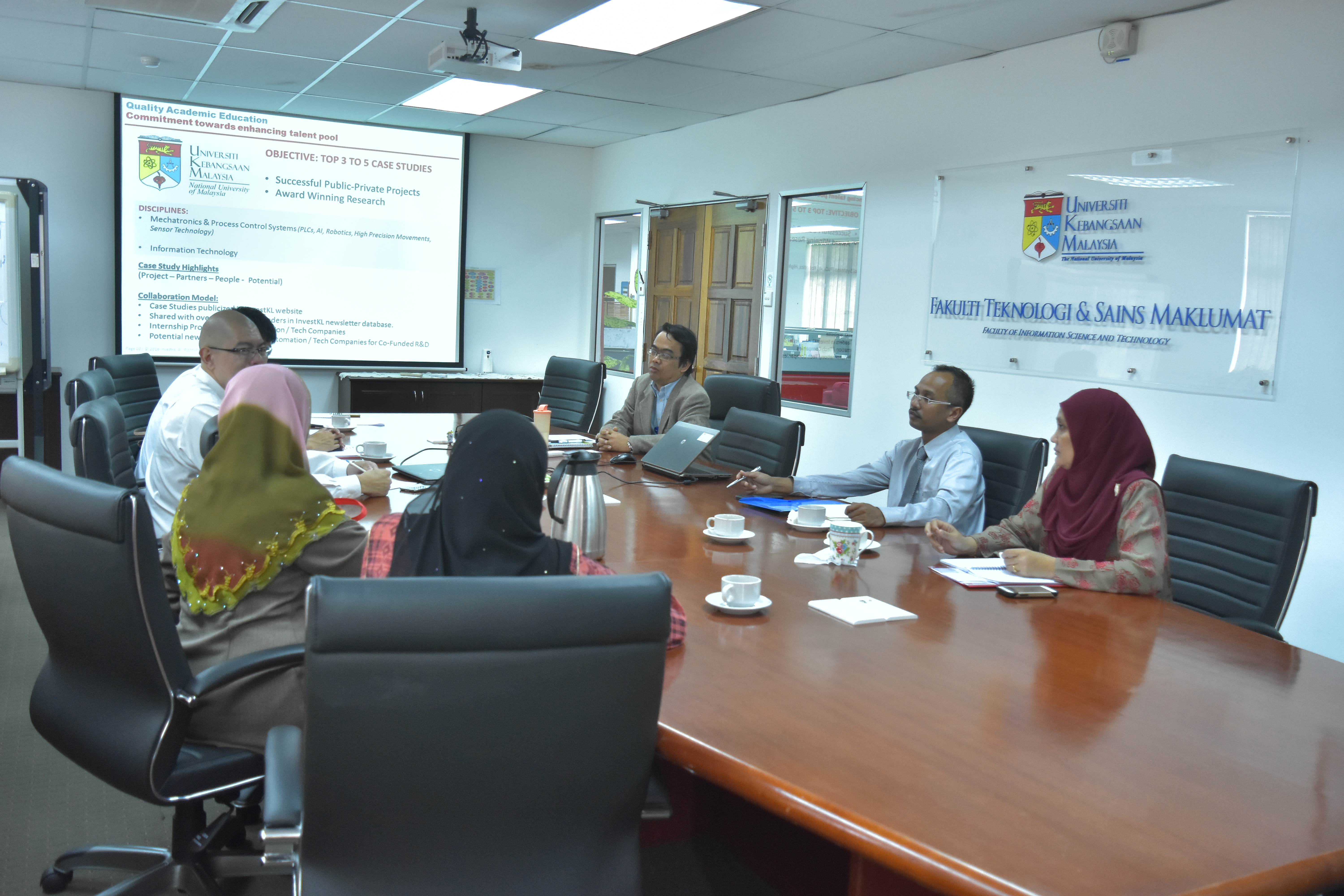 UKM 3071